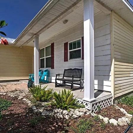 Bokeelia Cottage With Private Pool And Tiki Bar!
